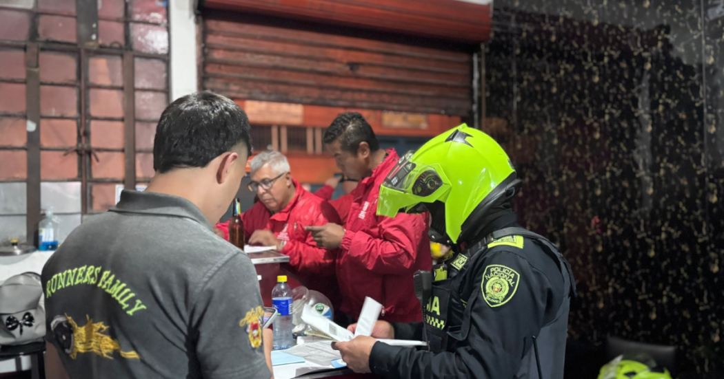 Foto de funcionarios del Distito en un operativo de control 
