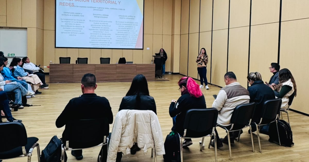 Foto de funcionarios de la Alcaldía Local de Usme