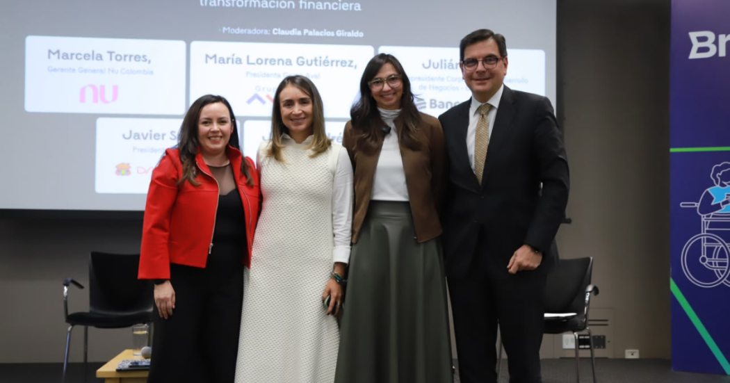 Foto de funcionarios del sector Hacienda Bogotá