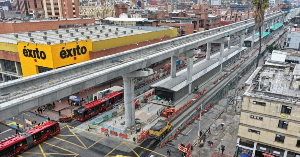 Foto de un frente de obra del Metro de Bogotá
