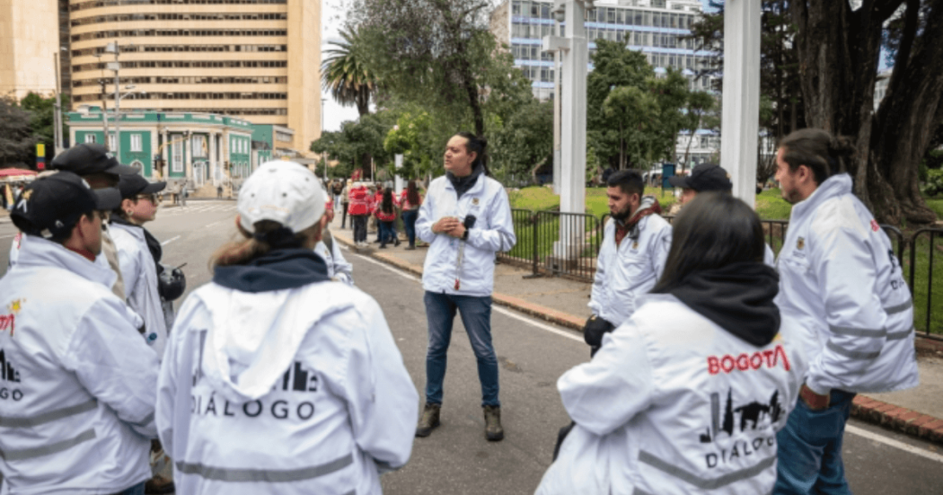 Gestores y gestoras de Diálogo Social reunidos por el parque Nacional.