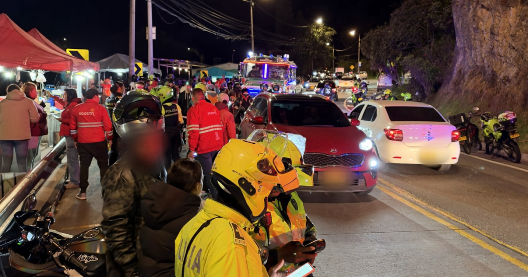 Foto de funcionarios del Distrito en un operativo de control