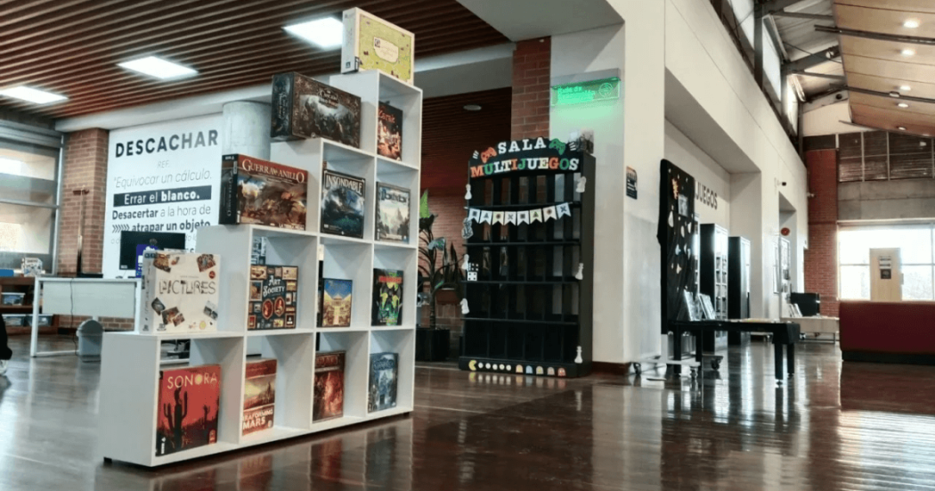 Imagen de juegos de mesa en las bibliotecas públicas de Bogotá