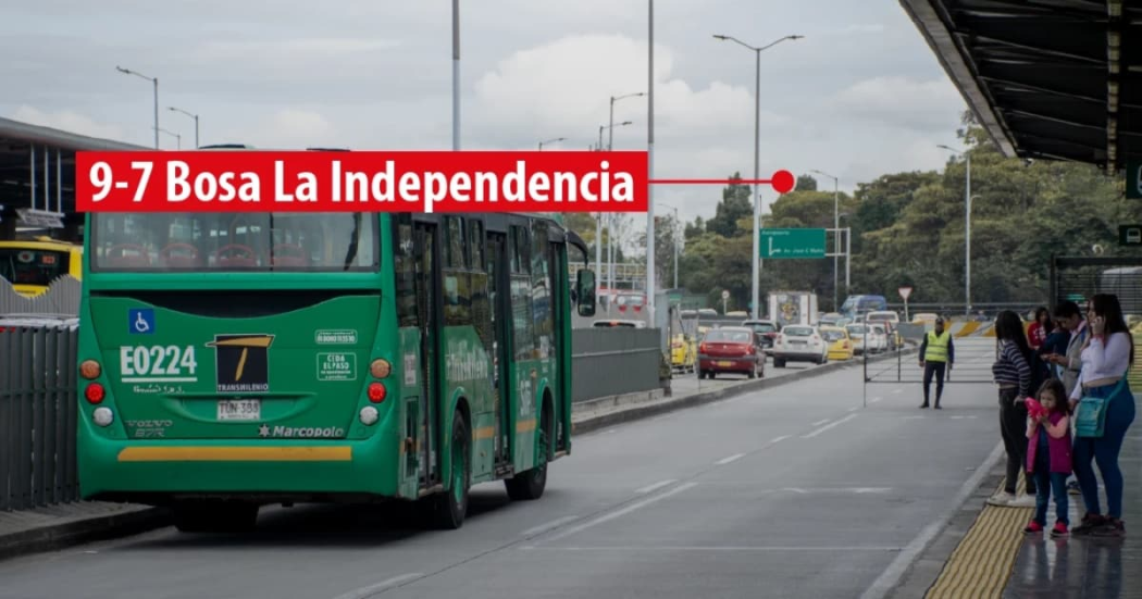 Foto de un bus alimentador de TransMilenio