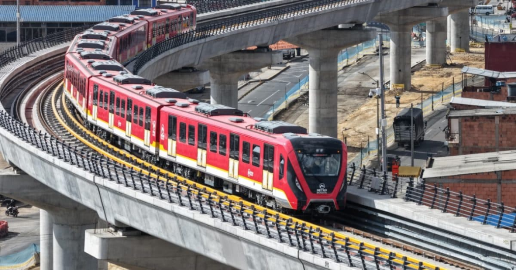 Foto de un tren del Metro de Bogotá