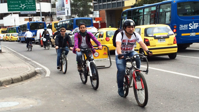 Bogotanos hacen uso masivo de la Ciclovía