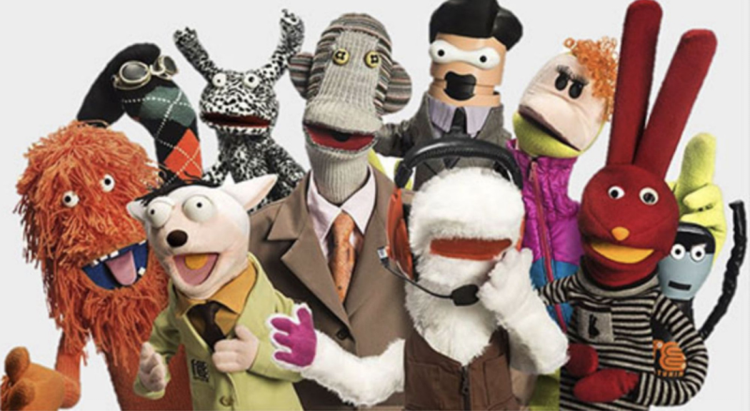 Grupo de títeres, los personajes de la popular serie infantil chilena '31 Minutos'.