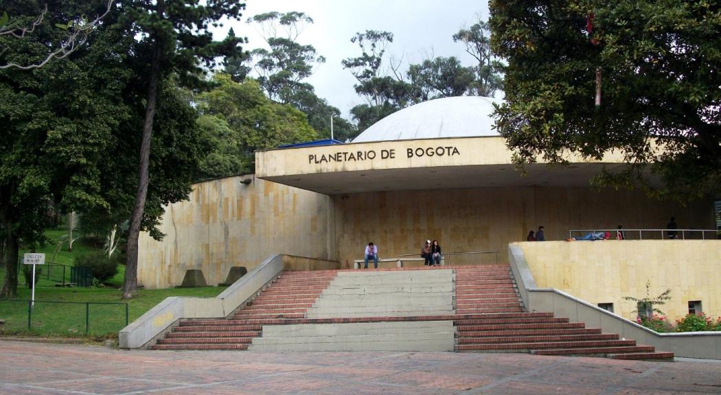 Fachada del Planetario de Bogotá.