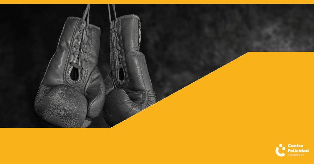 Imagen de dos guantes de boxeo que descuelgan y en la parte de abajo una franja amarilla con el logo del CEFE Chapinero