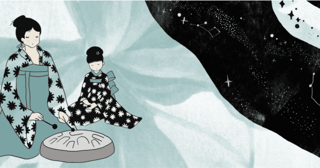 Imagen de dibujo de dos mujeres vevstidas con traje oriental, una jóven y una niña tocando un tipo de marimba colocada en el suelo, de fondo se ve imagen de un espacio como una galaxia