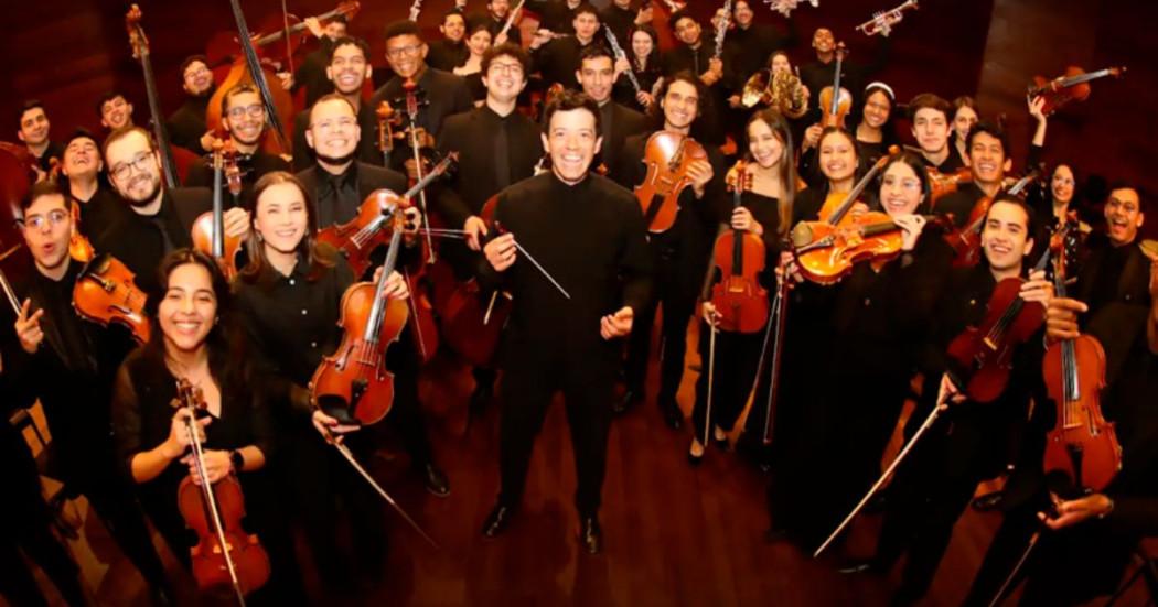 Fotografía de Orquesta Filarmónica Juvenil con la dirección de Carlos Ágreda.