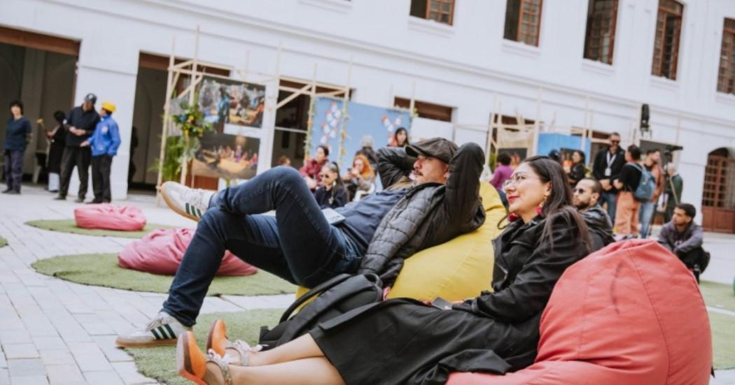 Imagen de personas disfrutando actividades al aire libre en la FUGA
