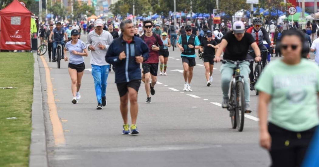 Personas haciendo ejercicio en Bogotá