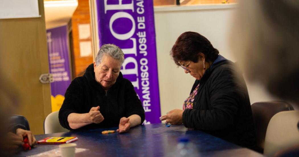 Imagen de Usuarias de la Biblioteca Pública Francisco José de Caldas - Suba