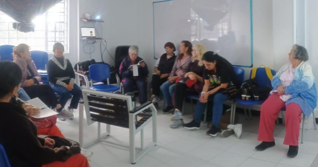 Imagen de mujeres en espacio literario