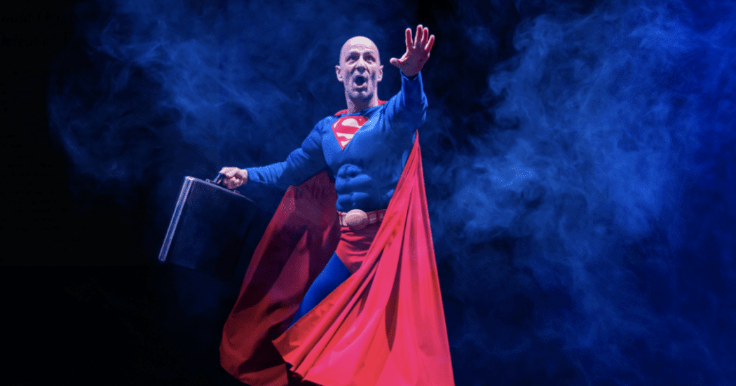 Imagen de la puesta en escena de una de las obras distritales que podrás disfutar en el FIAV 2026.