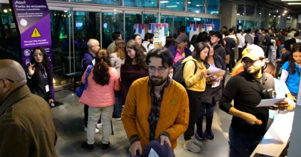 Imagen de varias personas disfrutando de este evento en Maloka en ediciones anteriores.