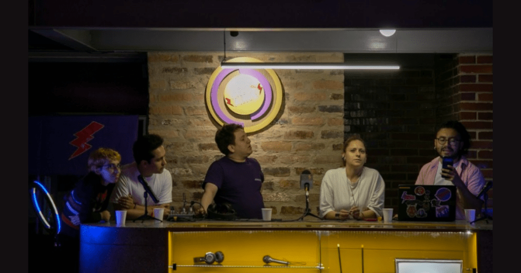 Imagen de los protagonistas de El Confesionario en escena.
