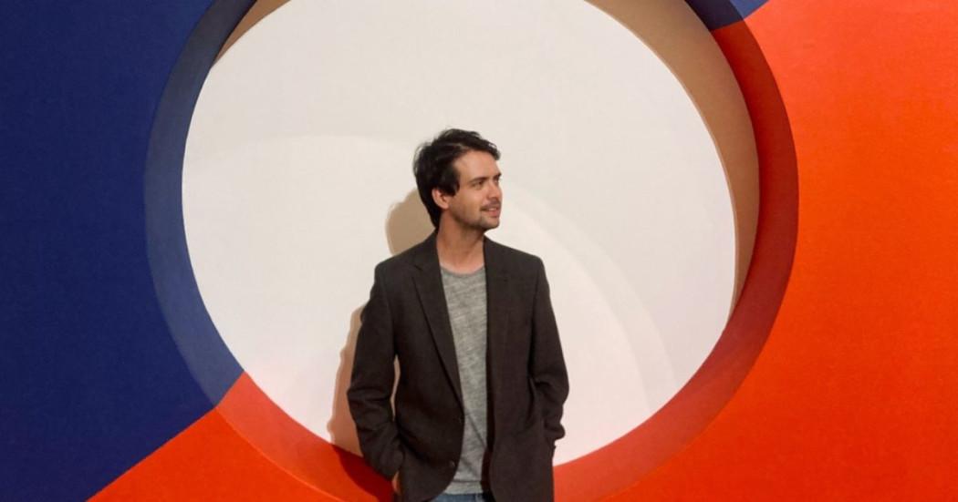 Imagen de Felipe Duran en fondo circular