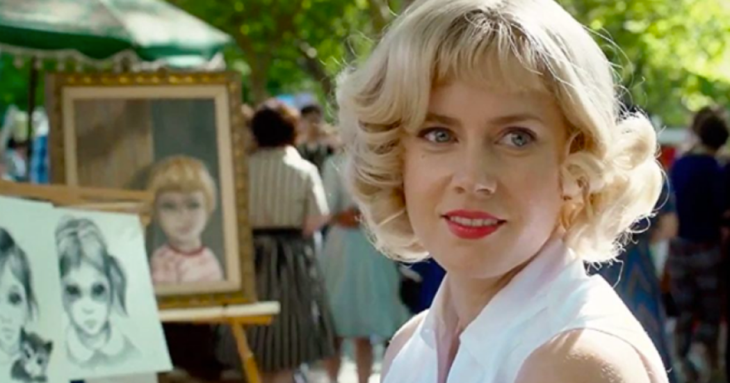 Imagen de una mujer rubia joven protagonista de la película de Tim Burton.