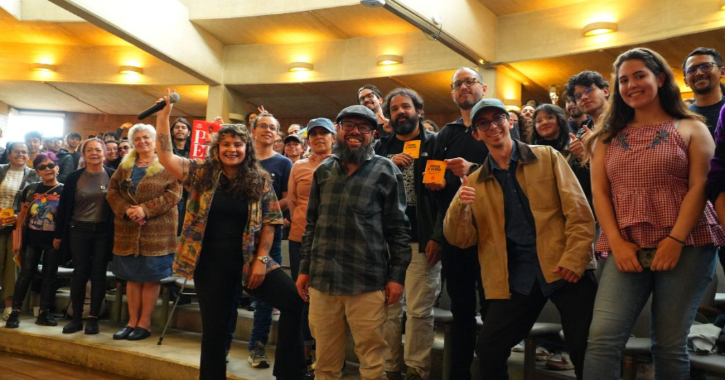 Imagen de grupo de personas participantes del Festival Reverso 2025