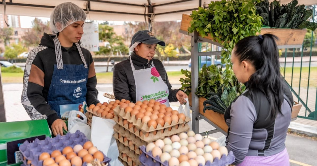Foto de uno de los Mercados Campesinos en Bogotá.