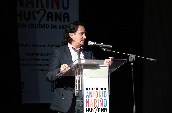 Entregan reconocimiento al mérito Golden Category Colombian Liberty Internacional al Alcalde Local de Antonio Nariño