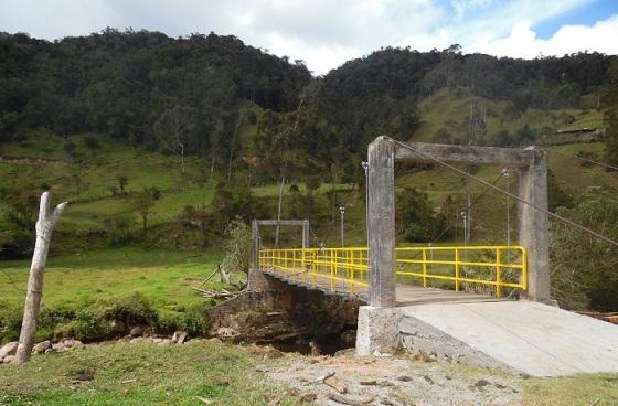 Intervención de puentes sobre corrientes de agua en Sumapaz garantiza movilidad más humana 