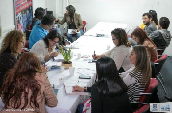 Mujeres en las localidades - Foto: Leo Gómez - Secretaria de la Mujer