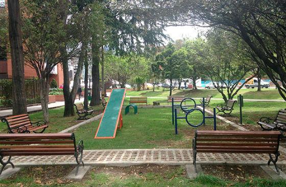 El parque Chicó Norte estrena espacio para bienestar canino