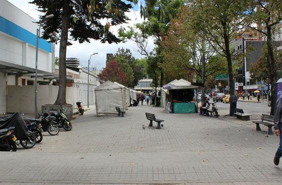 Vendedores en espacio público - Foto: IPES