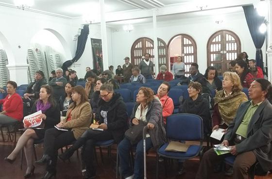 Personas en un auditorio - Foto: Alcaldía Local de Barrios Unidos