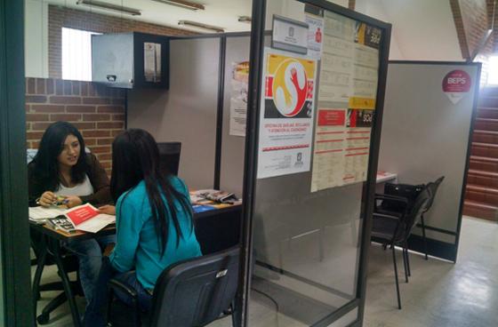 En el CADE Candelaria, información sobre la Universidad Distrital Francisco José de Caldas