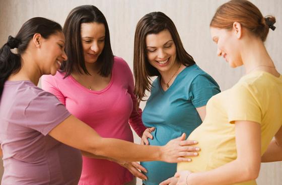 Mujeres embarazadas - Foto:charhadas.com