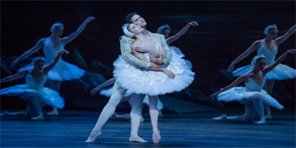 Llega a Bogotá el English National Ballet con "El lago de los cisnes"