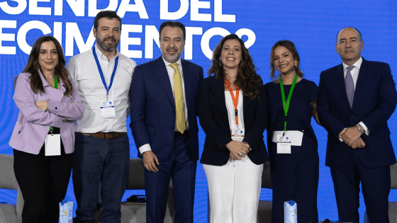 Foro Económico Internacional CAF en Ciudad de Panamá participó Galán