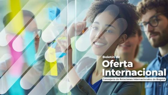 Foto de dos mujeres en una de las Feria para Negocios y Emprendedores.