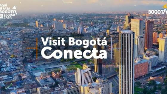 Foto de panorámica de la capital de Colombia e imagen del logo de Visit Bogotá Conecta.