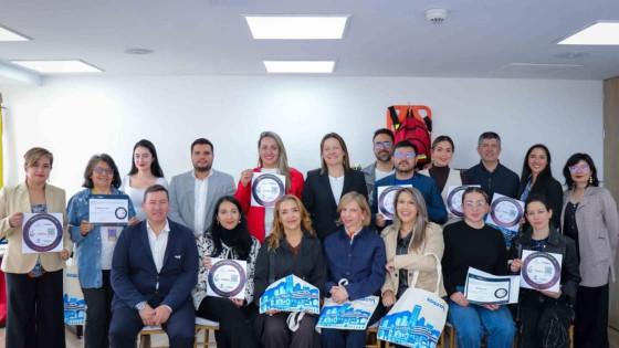 Foto de la entrega reconocimientos de TUR4all a experiencias y servicios en turismo en Bogotá.