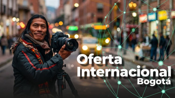 Imagen de un camarógrafo en una calle en Bogotá.
