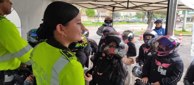 Nueva fecha! Sec. de Movilidad abrió curso gratuito para mujeres moto |  Bogota.gov.co
