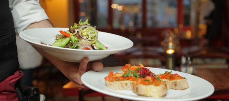 Banco de imágenes mesero