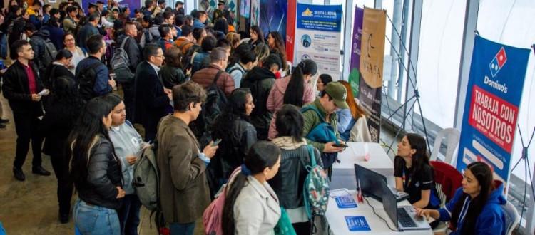 Ciudadanos en una feria de empleo Foto: Secretaría Distrital de Desarrollo Econó