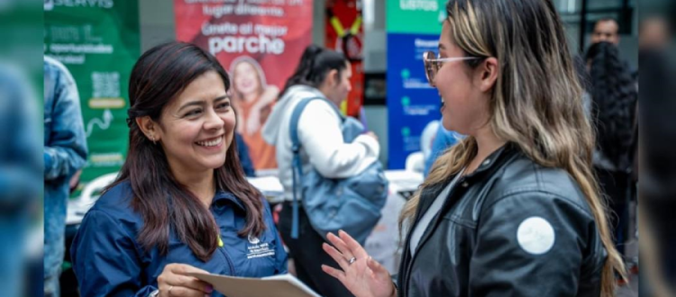 Ciudadanos en una feria de empleo - Foto: Secretaría de Desarrollo Económico