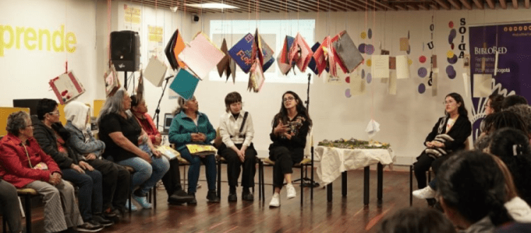 Ciudadanos reunidos Foto: BibloRed