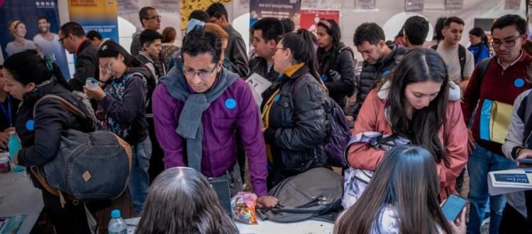 PErsonas en una feria de empleo Foto: Secretaría Distrital de Desarrollo Económ