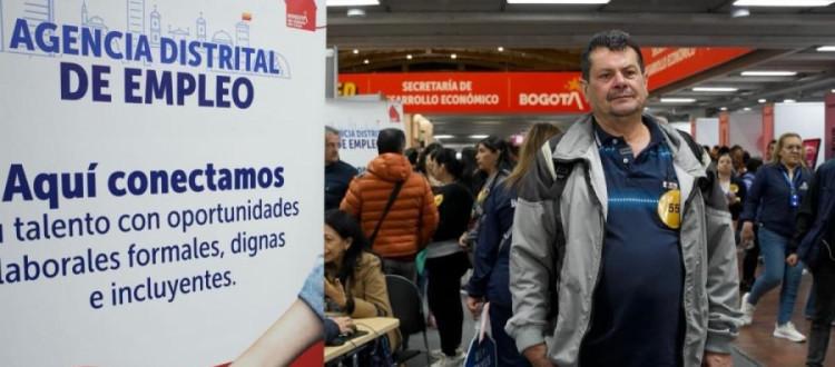 Ciudadano en una feria de empleo Foto: Secretaria Distrital de Desarrollo Económic