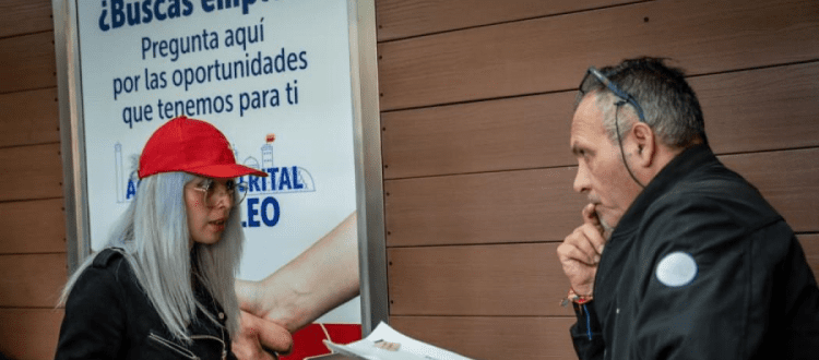 Ciudadanos en una feria de empleo - Foto: Secretaría de Desarrollo Económico