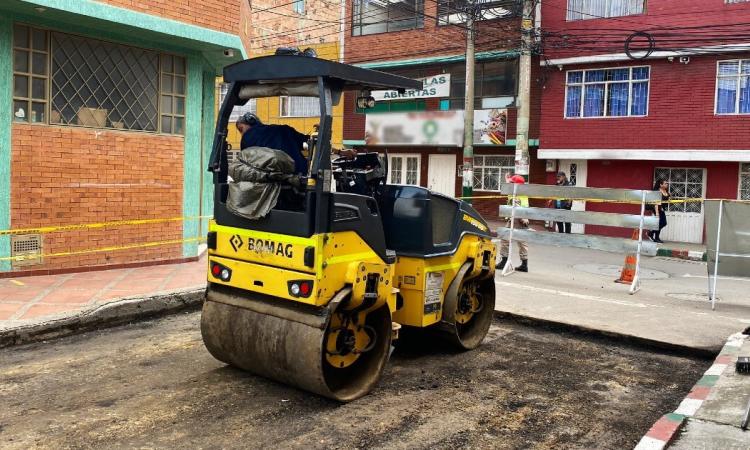 #100DíasPorBogotá UMV rehabilitó malla vial en el barrio San Pablo Jericó