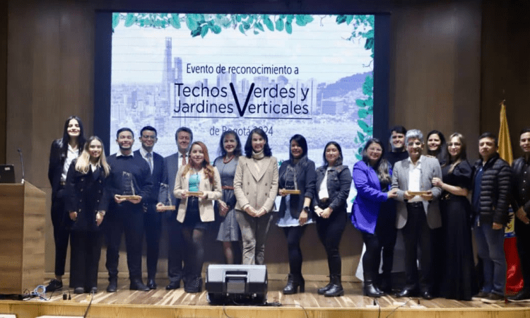 Jardines verticales y techos verdes en Bogotá: proyectos destacados 